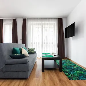 zielony-apartament-z-balkonem-1.krakowhotelspoland.com/
